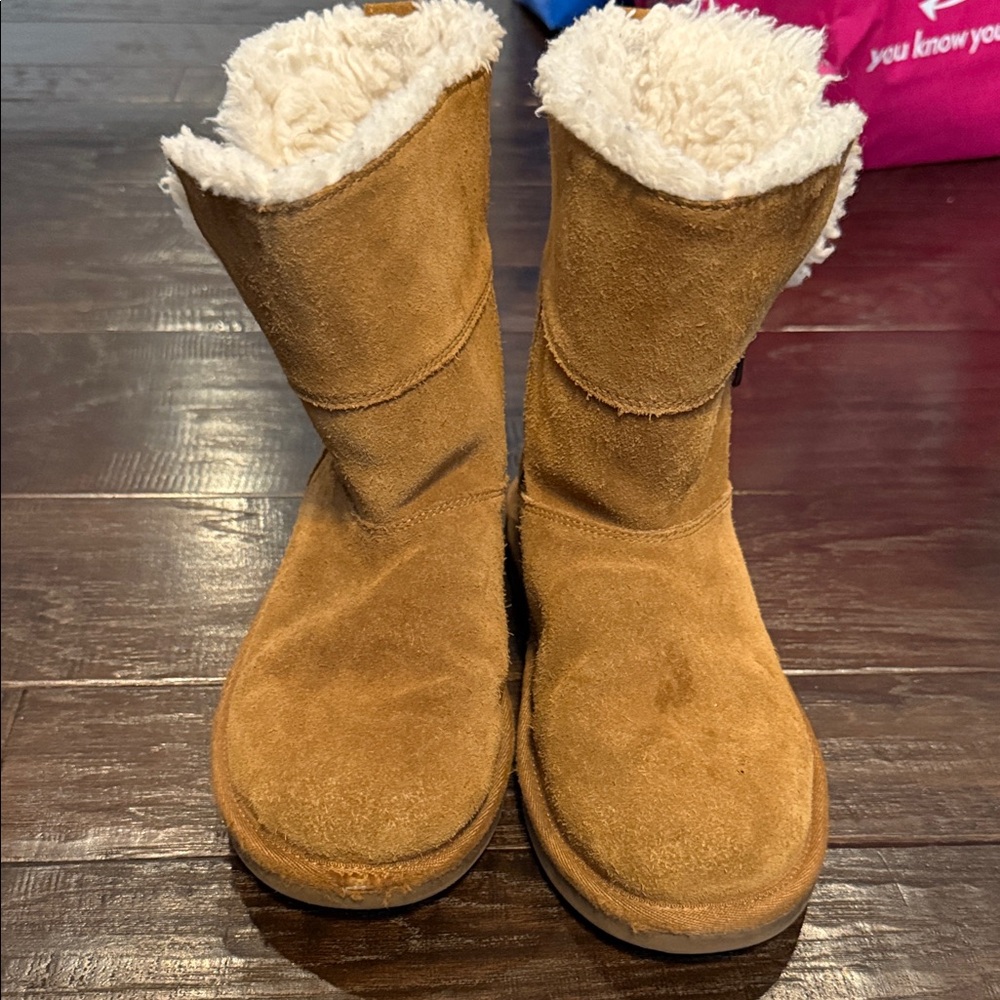 Koolaburra Brown Suede Boots with Cream Lining